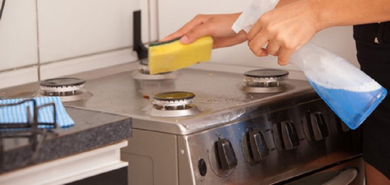 ヒルナンデス　実演販売士　キングダム中野　オススメのタワシ＆スポンジ　掃除グッズ